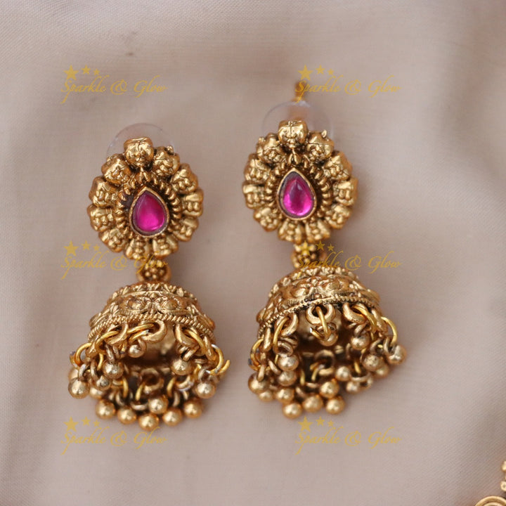 Exquisite Gold-Toned Temple Short Necklace