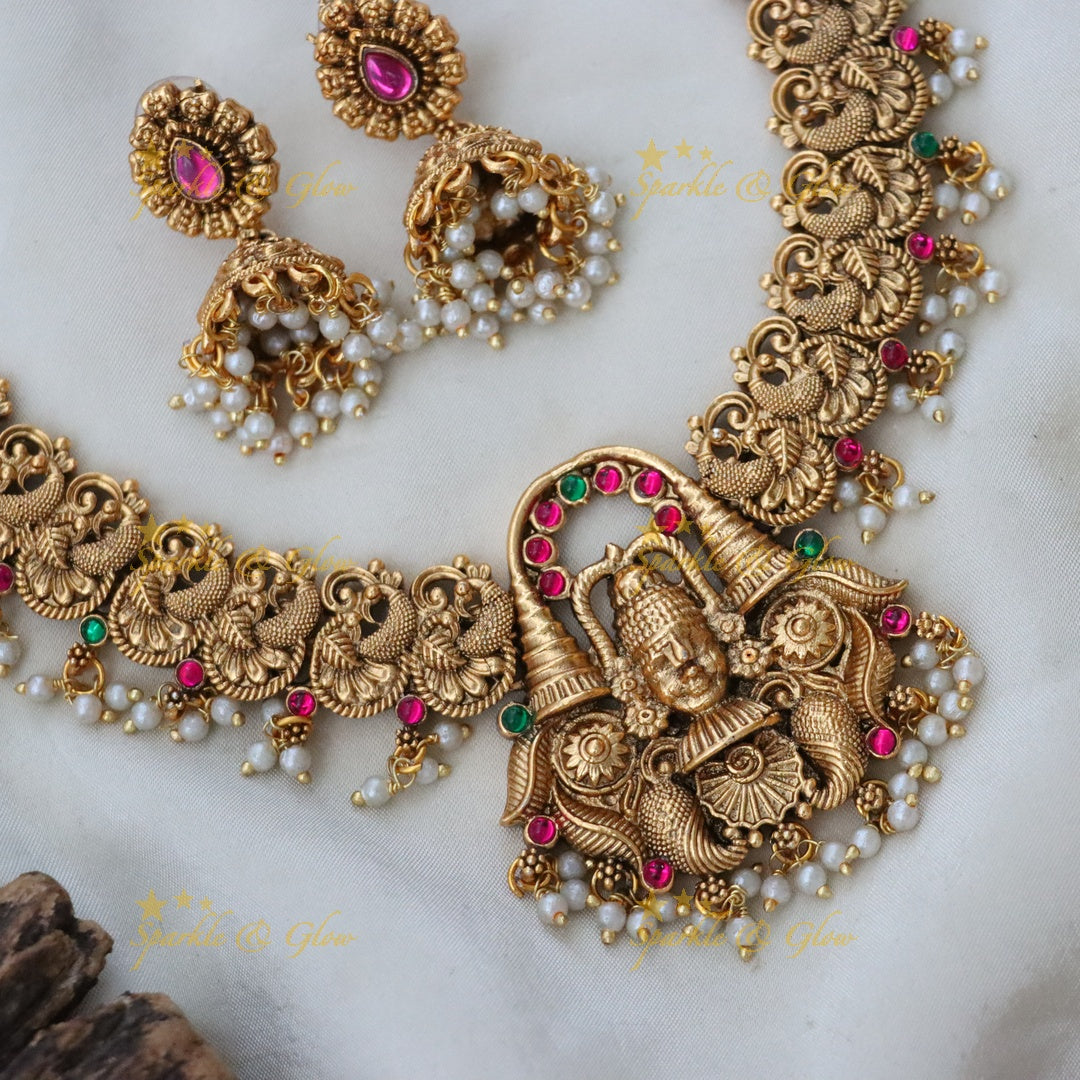 Exquisite Gold-Toned Temple Short Necklace
