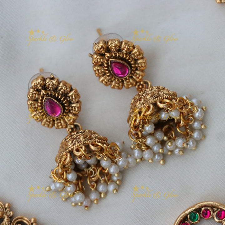 Exquisite Gold-Toned Temple Short Necklace