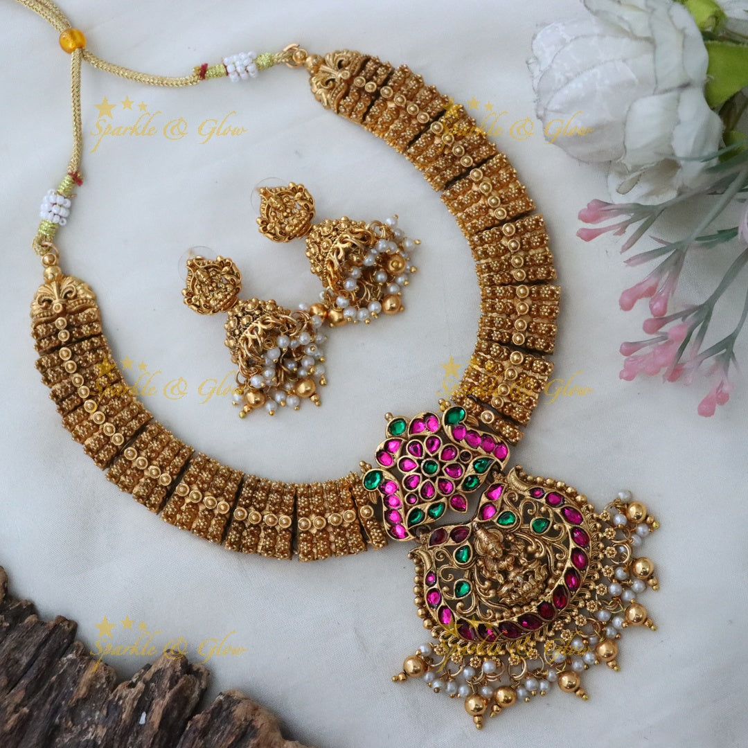 Exquisite Gold Short Temple Necklace - Ideal for Weddings