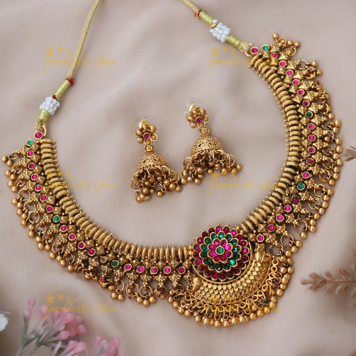 Elegant Gold Short Necklace for Weddings and Festive Celebrations