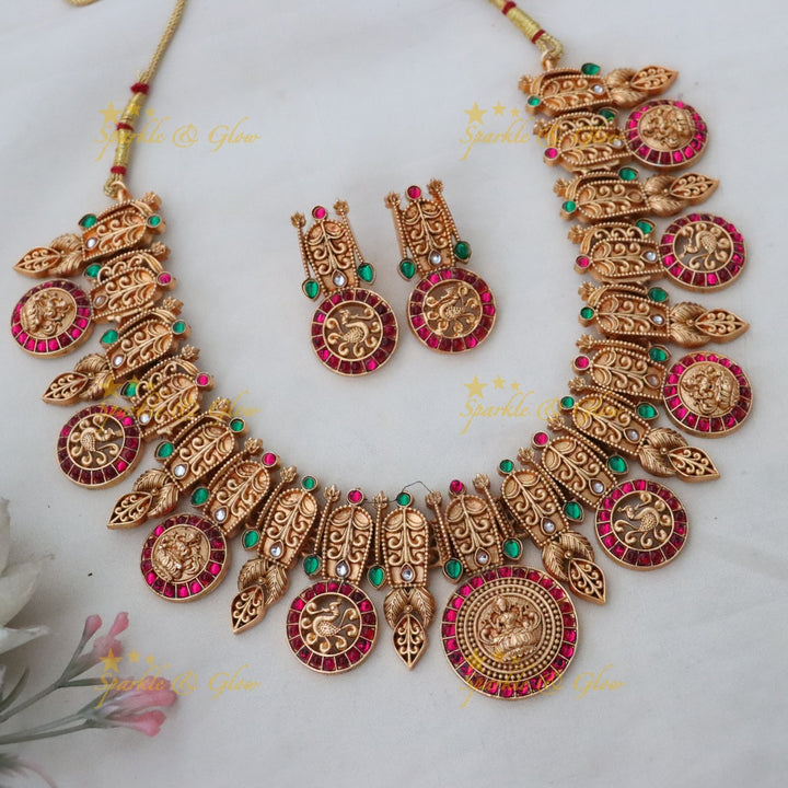 Exquisite Temple Short Necklace Set for Festive Elegance