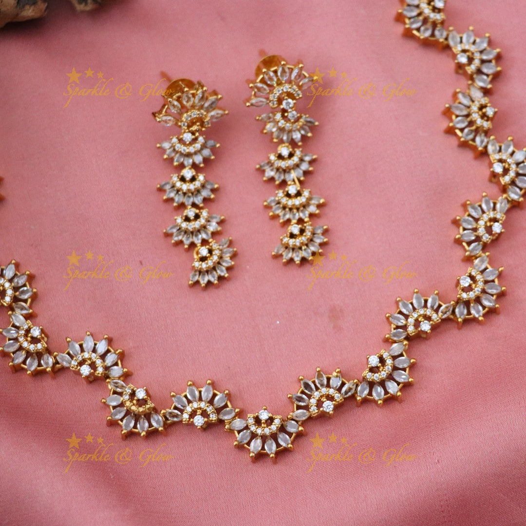 Exquisite Short Gold Necklace Set for Festive Elegance