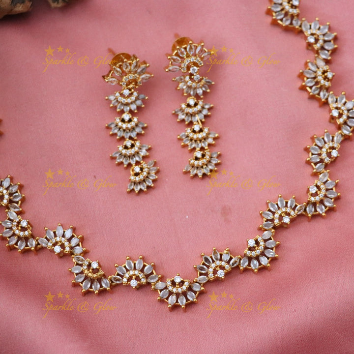Exquisite Short Gold Necklace Set for Festive Elegance