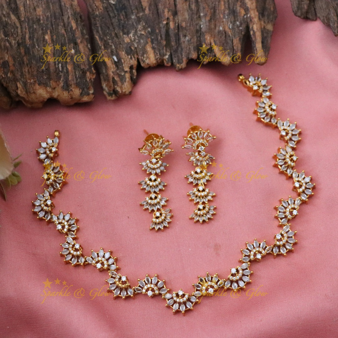 Exquisite Short Gold Necklace Set for Festive Elegance