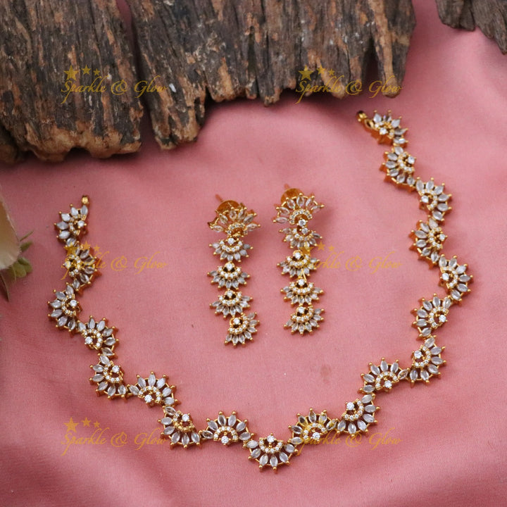 Exquisite Short Gold Necklace Set for Festive Elegance