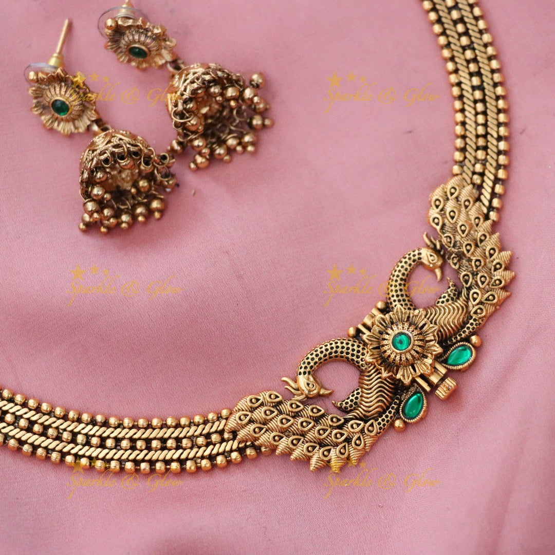 Elegant Short Gold Necklace for Wedding Celebrations