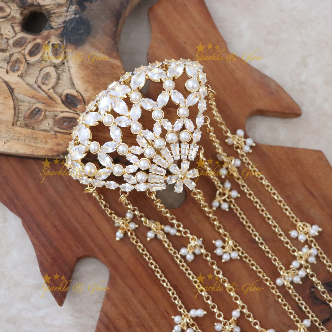 Exquisite Hair Pin with Pearl Detailing for Festive Elegance