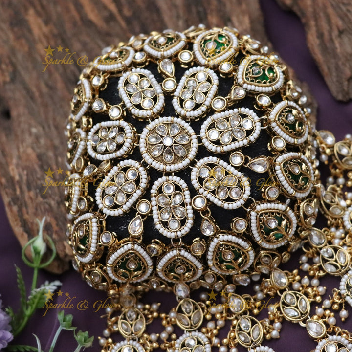 Bridal Hair Bun with Pearls: Elegant and Luxurious