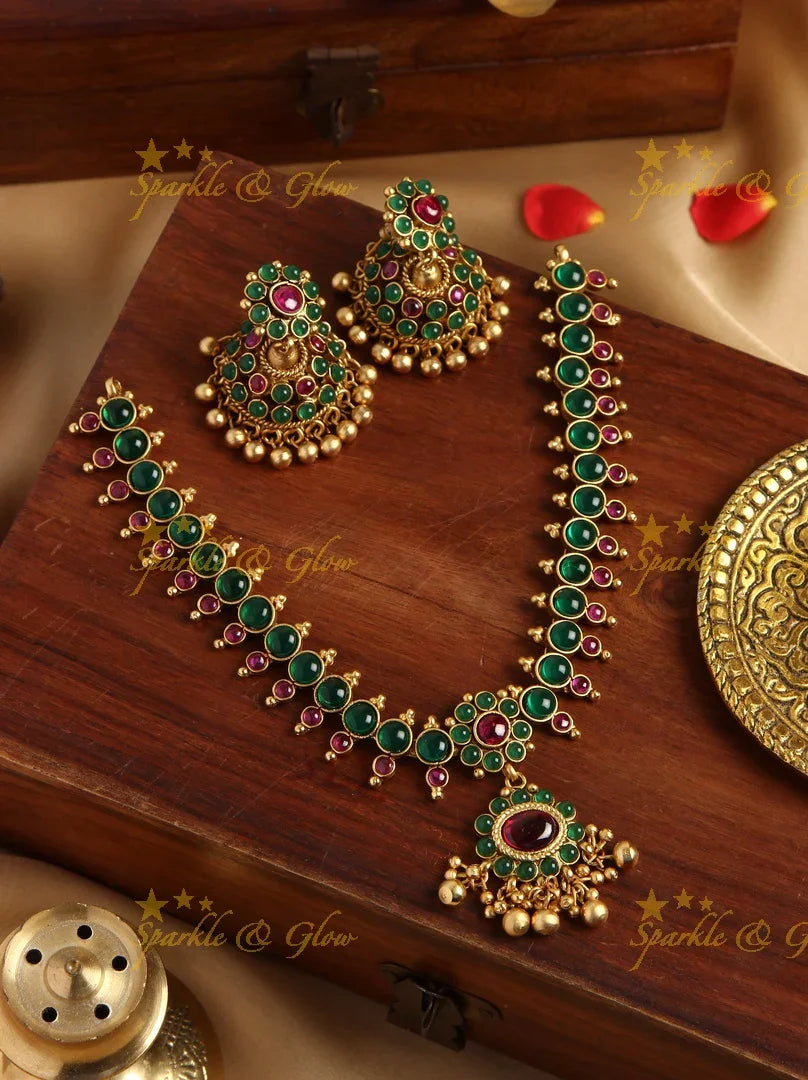 Gold alike Elegant Kemp Adigai necklace - Green Kemp - Sparkle and Glow
