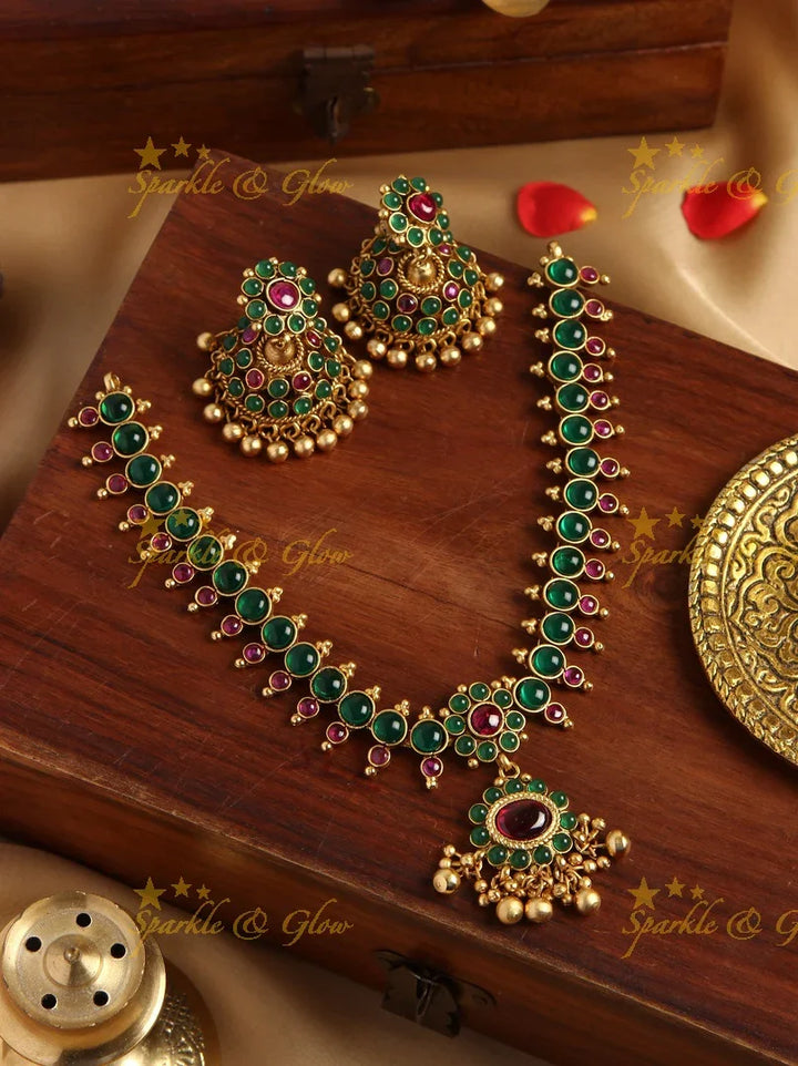 Gold alike Elegant Kemp Adigai necklace - Green Kemp - Sparkle and Glow