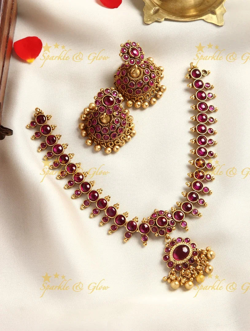 Gold alike Elegant Kemp Adigai necklace - Green Kemp - Sparkle and Glow