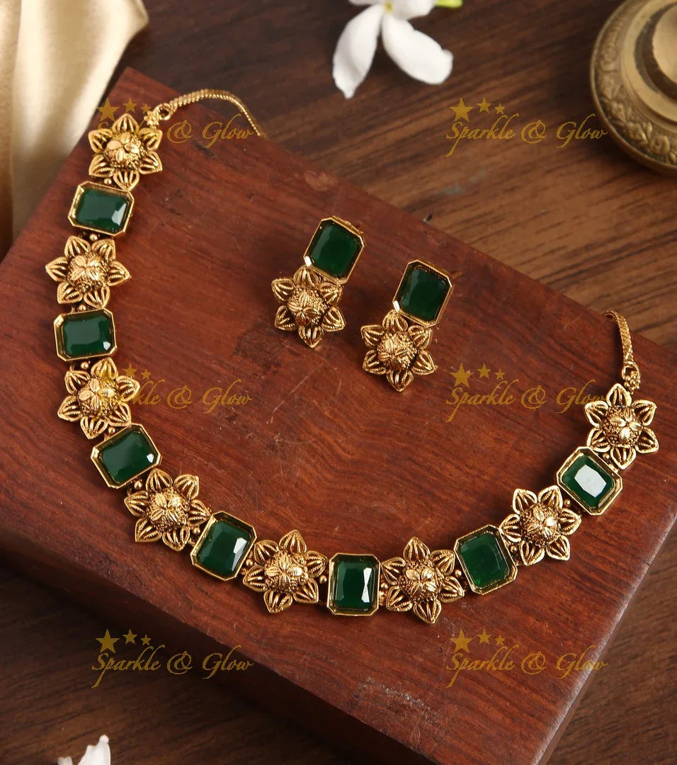 Elegant gold alike floral necklace- Pink - Sparkle and Glow