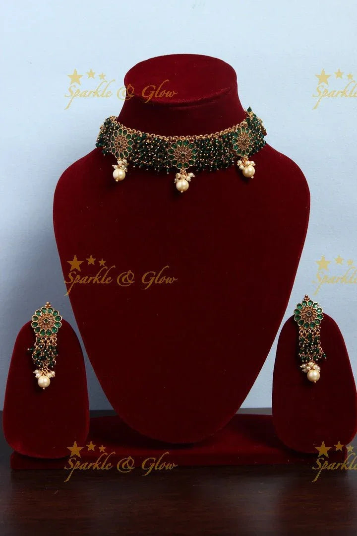 Gold alike cluster beads floral choker - Pearl - Sparkle and Glow