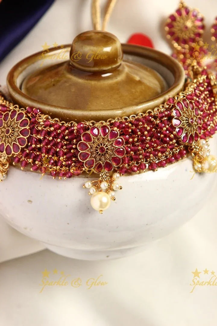Gold alike cluster beads floral choker - Pearl - Sparkle and Glow