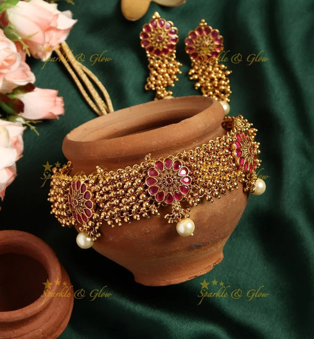 Gold alike cluster beads floral choker - Pearl - Sparkle and Glow