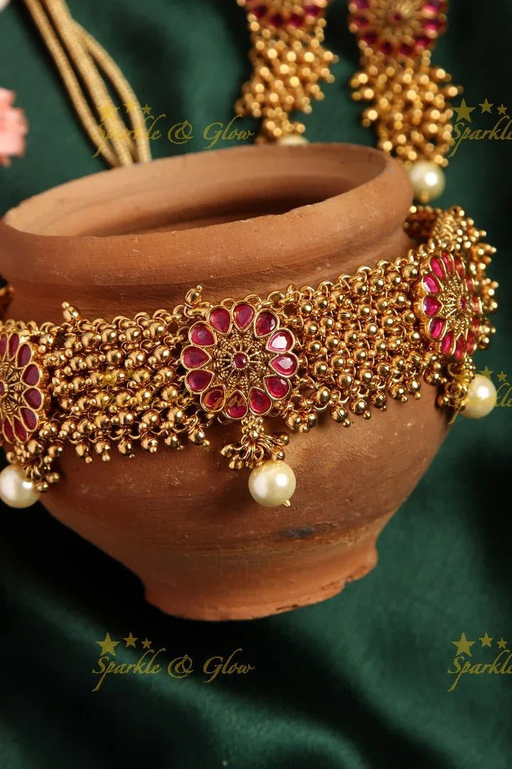 Gold alike cluster beads floral choker - Pearl - Sparkle and Glow