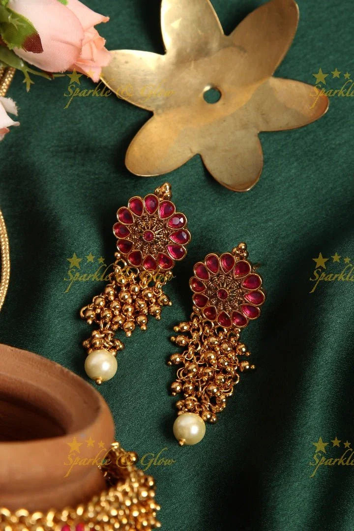 Gold alike cluster beads floral choker - Pearl - Sparkle and Glow