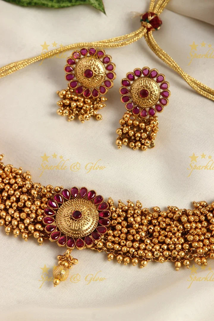 Gold alike cluster beads floral choker - Gold - Sparkle and Glow