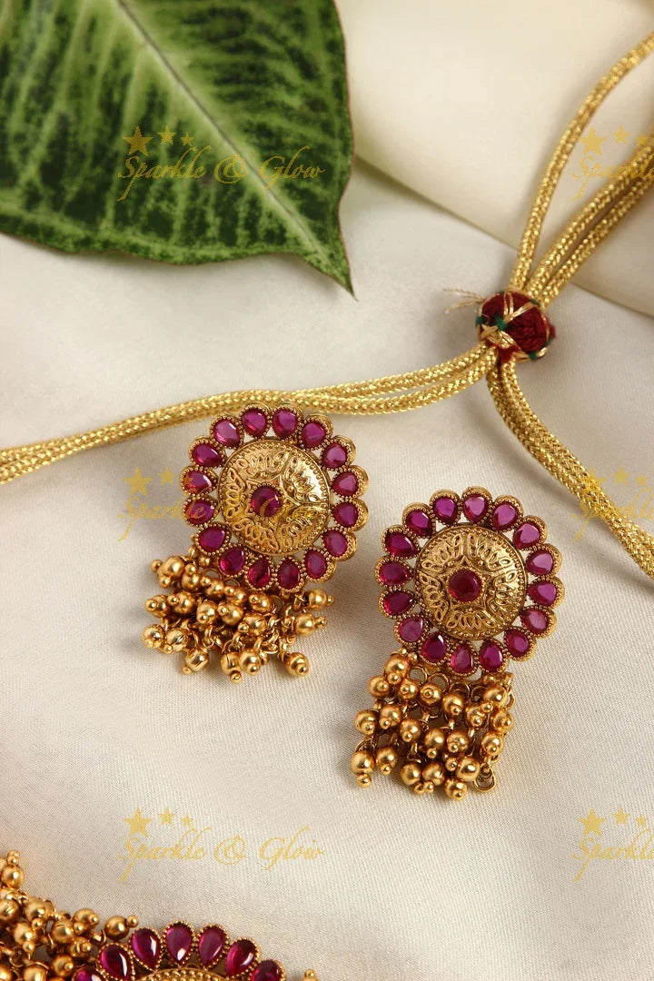 Gold alike cluster beads floral choker - Gold - Sparkle and Glow
