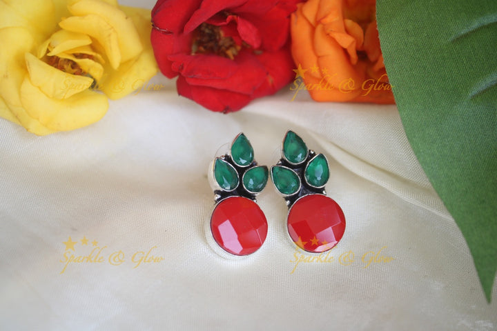 Red stoned leaf design earrings-Green