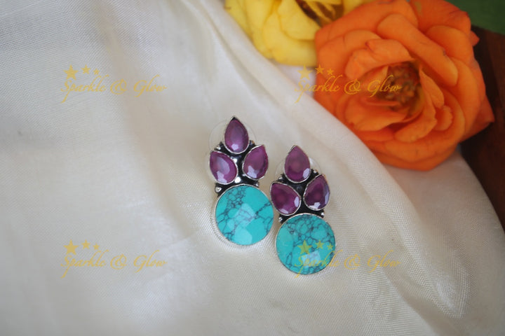 Red stoned leaf design earrings-Green