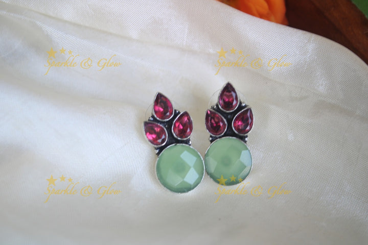Red stoned leaf design earrings-Green