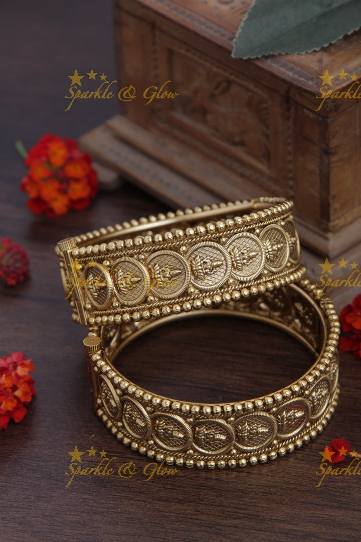 Gold alike antique Coin screw type bangle a pair- 2.4