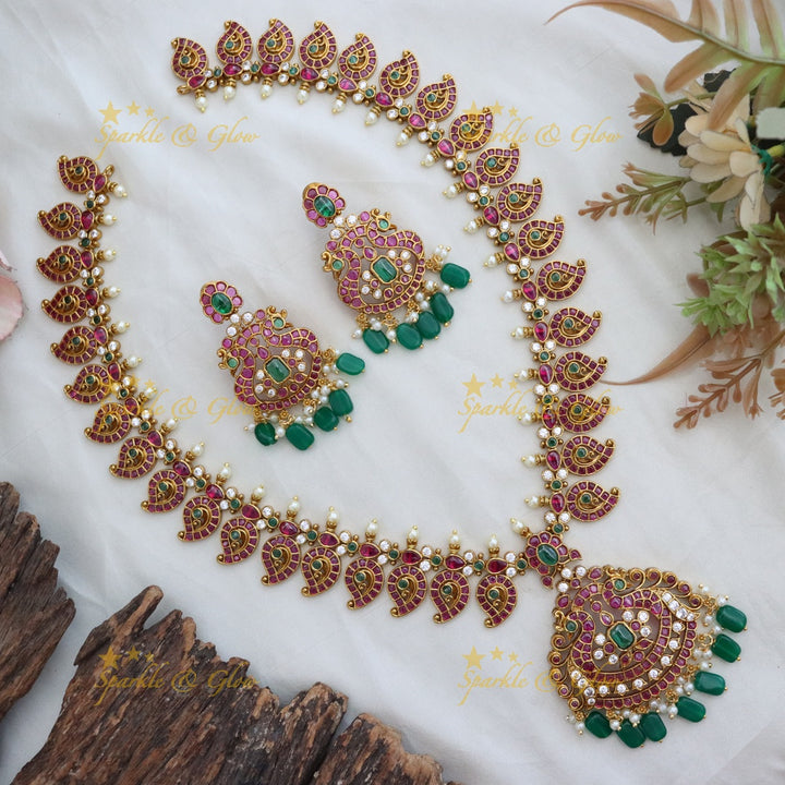 Exquisite Gold Necklace for Festivals & Weddings