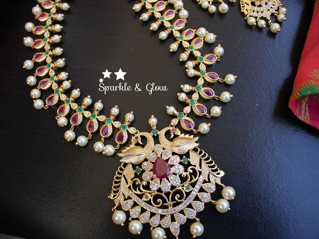 Exquisie Gold peacock gutta pusalu haram with stones