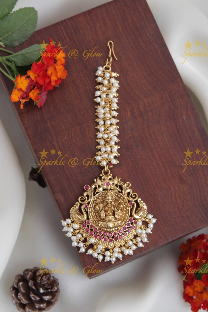 Lakshmi kemp stones single line maang tikka - Kempu - Sparkle and Glow - Pearl Kemp - 