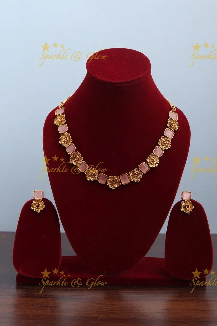 Budgetted Floral Kemp Short Necklace - Light Pink - Sparkle and Glow
