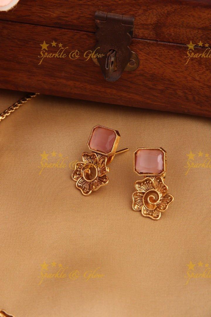 Budgetted Floral Kemp Short Necklace - Light Pink - Sparkle and Glow