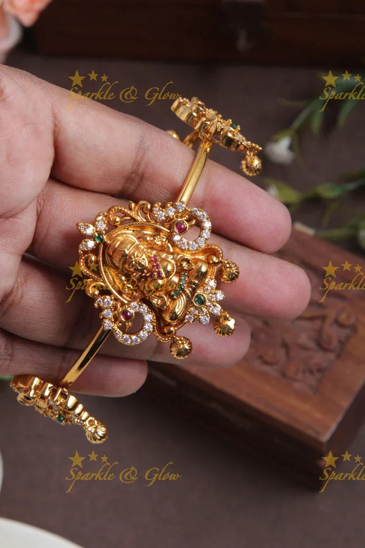 Gold alike polished Lakshmi Vanki- SIngle pc - - Sparkle and Glow