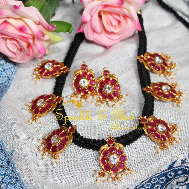 Trendy thread necklace with semi precious stones flower design - BlueGreen - Sparkle and Glow