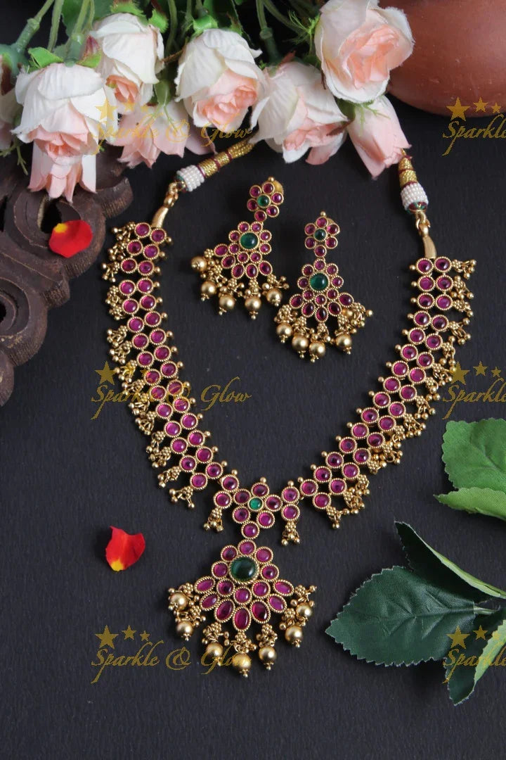 Beautiful Floral Short Necklace - Pink - Sparkle and Glow
