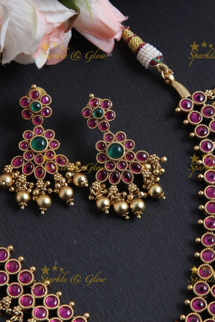 Beautiful Floral Short Necklace - Pink - Sparkle and Glow