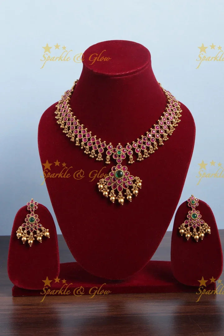 Beautiful Floral Short Necklace - Pink - Sparkle and Glow