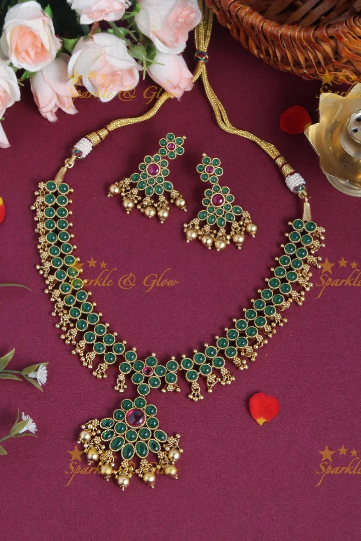 Beautiful Floral Short Necklace - Pink - Sparkle and Glow