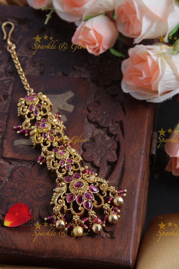 Beautiful Leaf Floral design Maang tikka with gold beads - Pink