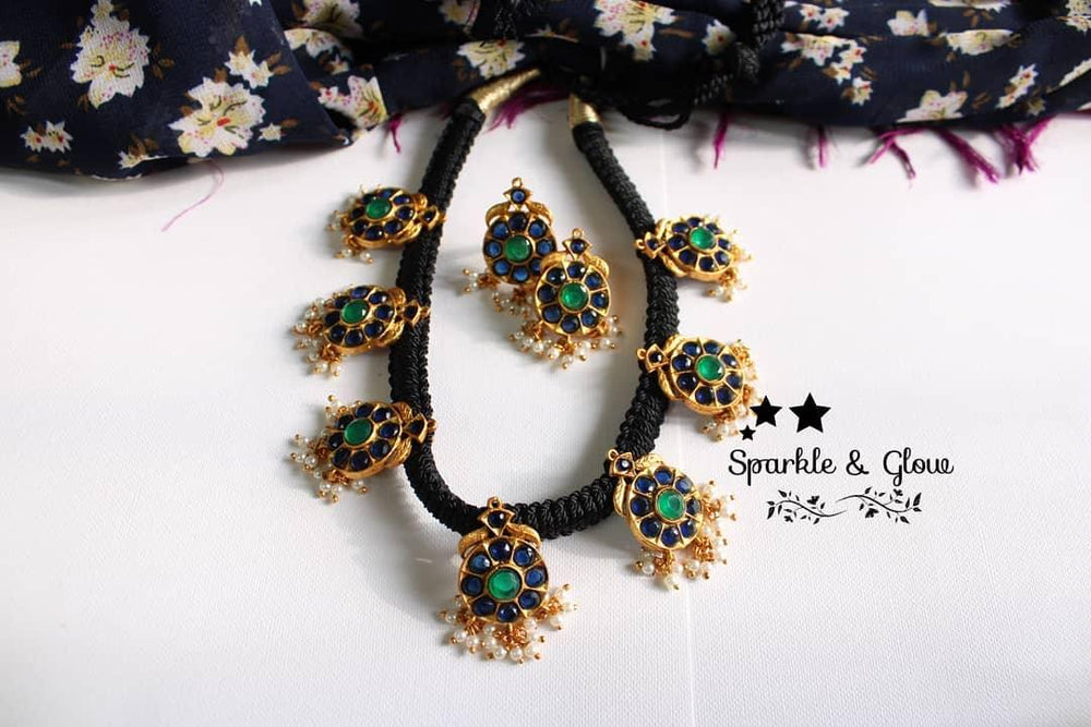 Trendy thread necklace with semi precious stones flower design - BlueGreen - Sparkle and Glow