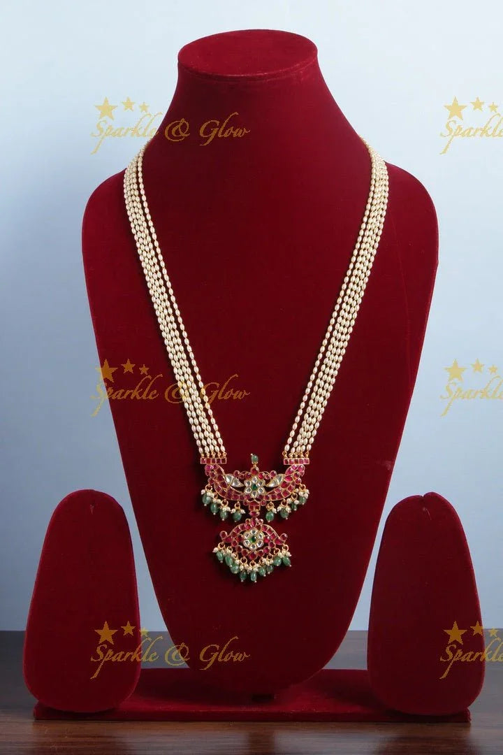 Beautiful Kemp stone Floral Pendent with five layered Pearl chain - Sparkle and Glow