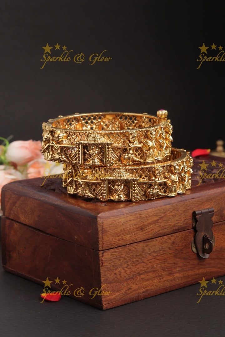 Gold alike elegant bridal procession carved bangle