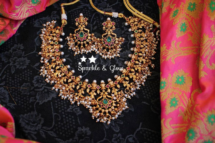 CZ stones Gutta pusala short neckset - Silver - Multi