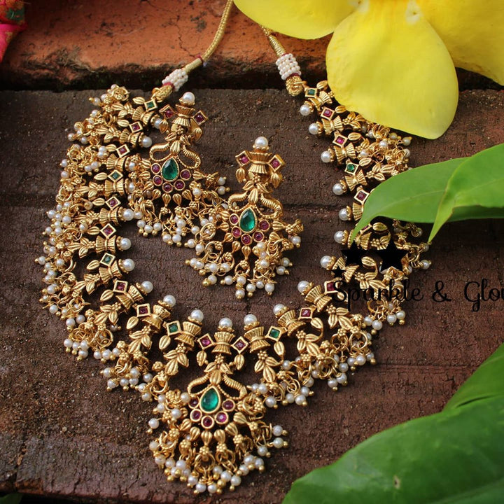 CZ stones Gutta pusala short neckset - Silver - Multi