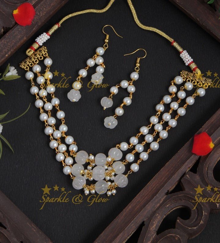 Beautiful Pearl choker with light violet beads - Sparkle and Glow - White - Back Chain