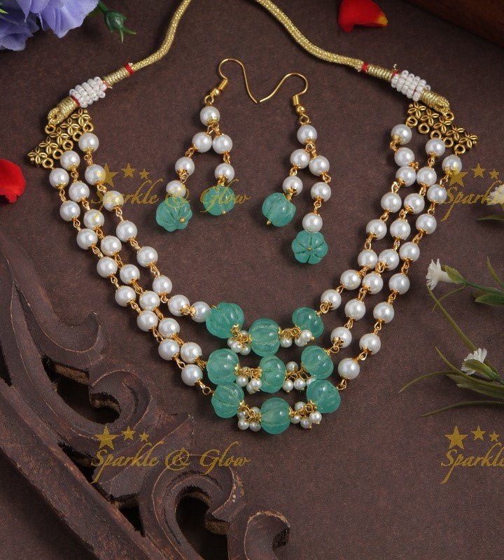 Beautiful Pearl choker with light violet beads - Sparkle and Glow - Mint Green - Back Thread