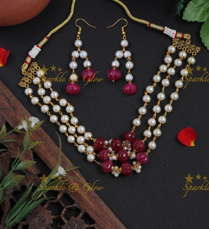 Beautiful Pearl choker with light violet beads - Sparkle and Glow - Maroon - Back Chain