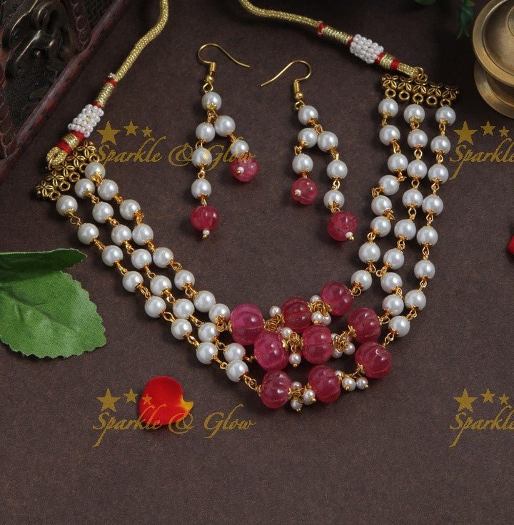 Beautiful Pearl choker with light violet beads - Sparkle and Glow - Red - Back Chain