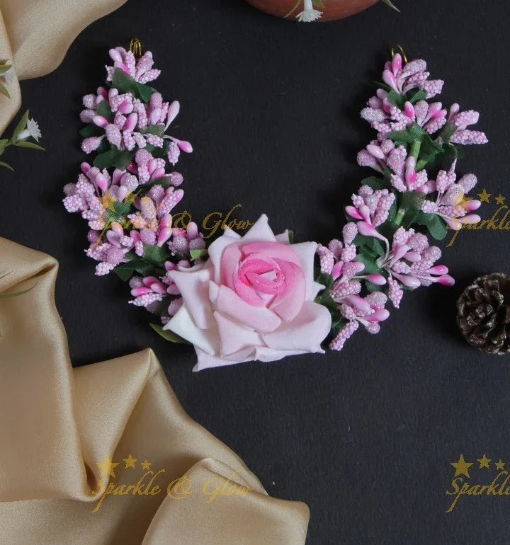 Rose Hair Veena Gajra with Leaf Branch Design